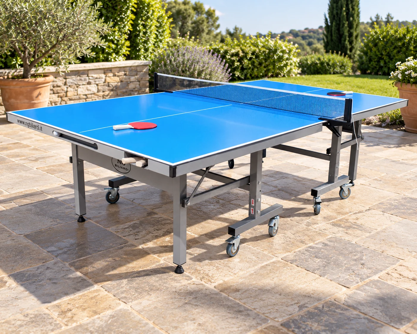 Ping Pong ARCILLA da competizione per Esterno in Alluminio — ambientazione ricreata dalla fotografia del modello