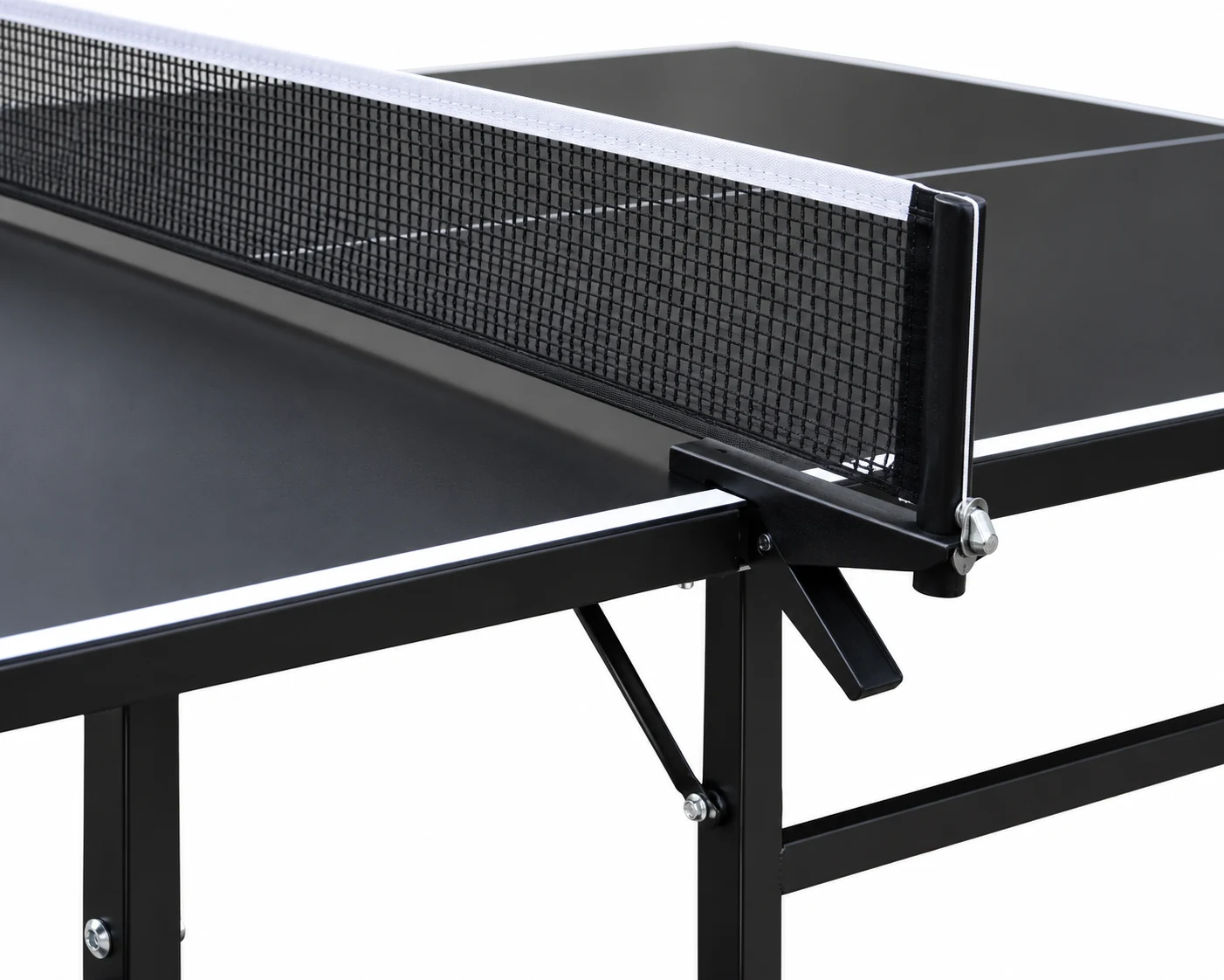 Ping Pong Champion Midnight (esterno) — Il campo da vicino
